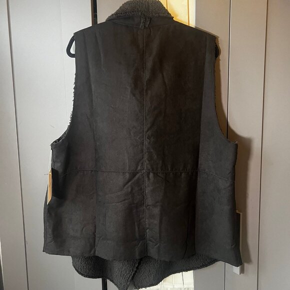 Stella & dot  Black Sherpa Faux Suede Chalet Vest  NWT Womens  Size 1X - Picture 12 of 12